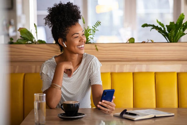 How AI Translation Earbuds Improve Language Learning
